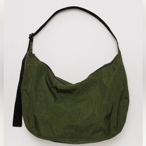 Baggu Large Nylon Crescent Bag in Bay Laurel